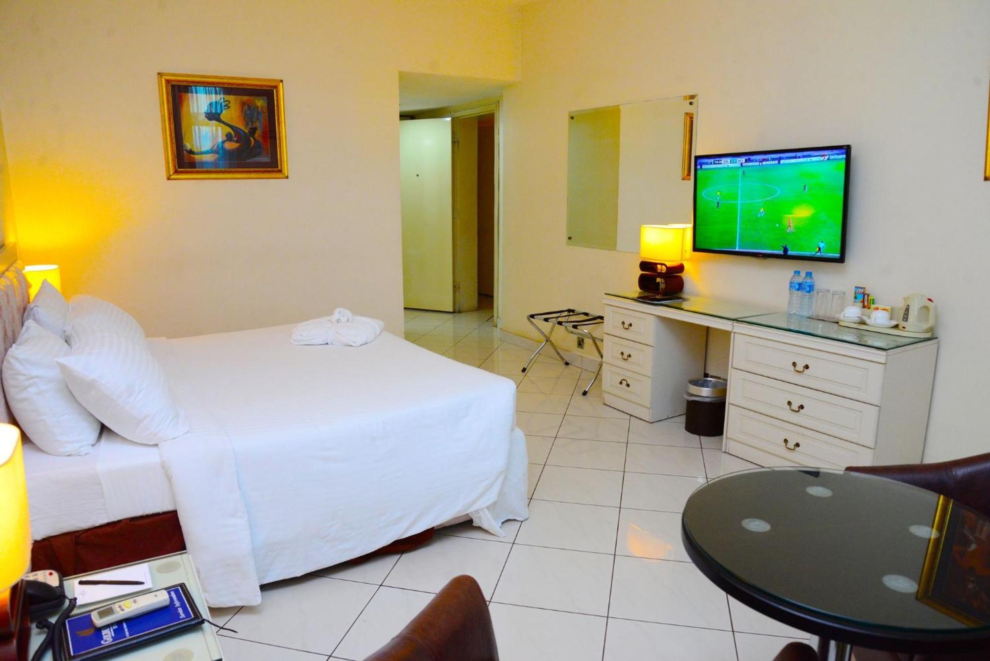 Room In Lodge - Golden Royale Hotel Enugu 外观 照片